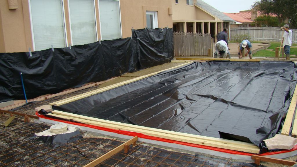 CONCRETE POUR FOR DECK